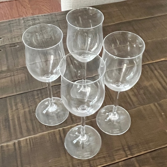 Marquis by Waterford Crystal Wine Glasses, Set of 4 - Picture 3 of 7